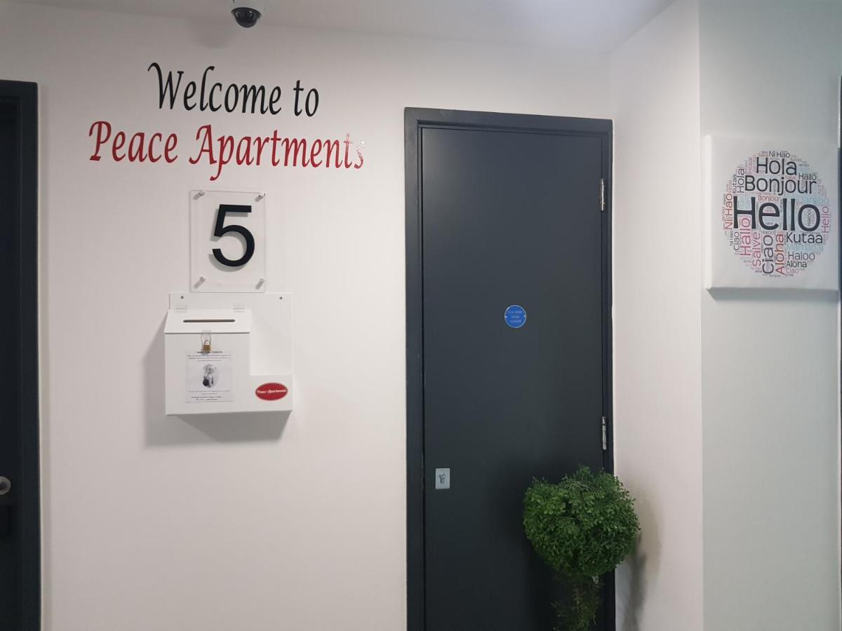 Peace Apartments - Luton Luton  Buitenkant foto